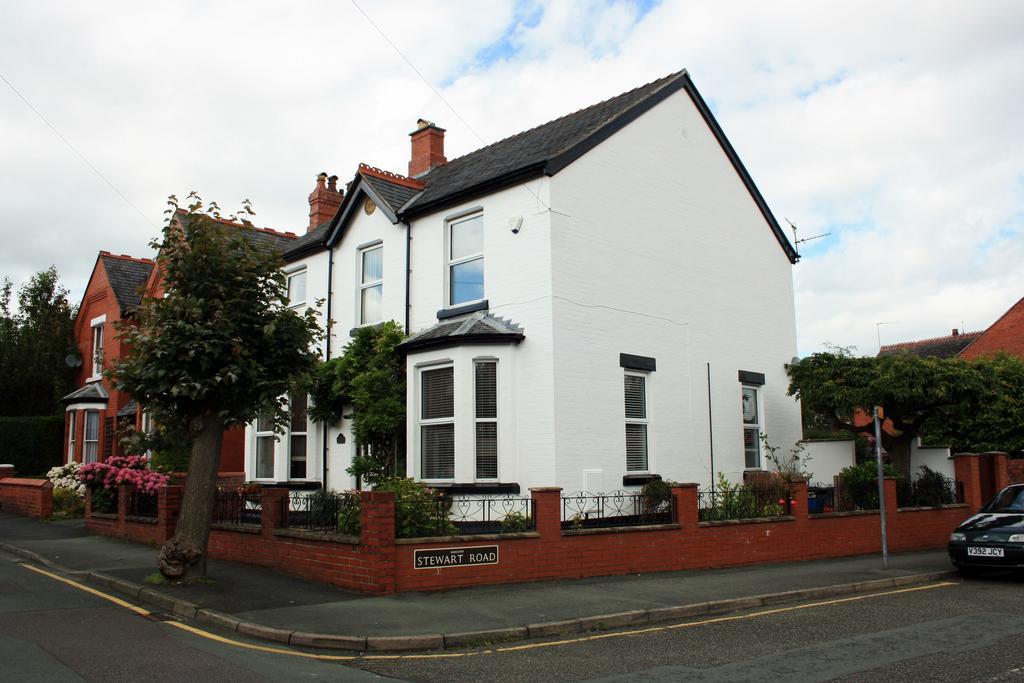 Laurels Bed and Breakfast Oswestry Exteriör bild