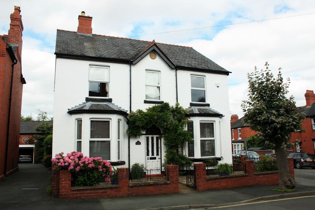 Laurels Bed and Breakfast Oswestry Exteriör bild