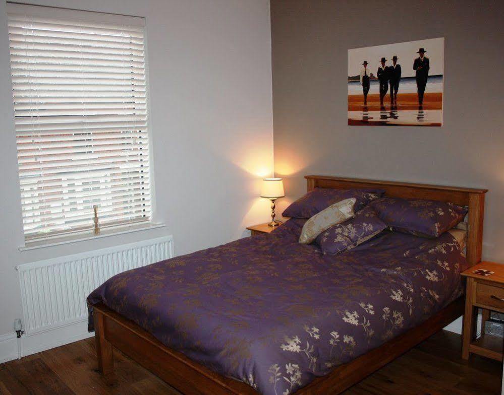 Laurels Bed and Breakfast Oswestry Exteriör bild