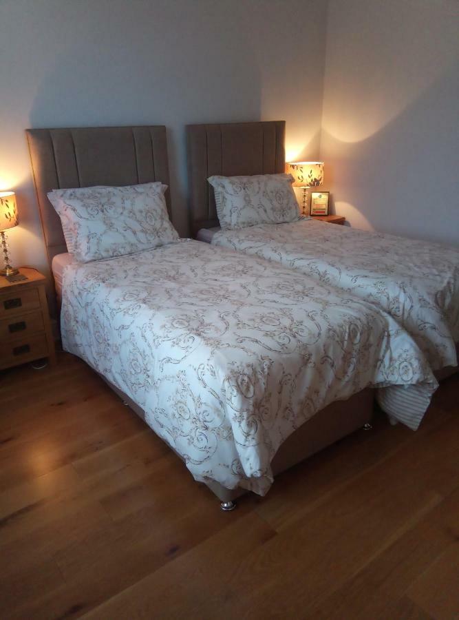 Laurels Bed and Breakfast Oswestry Exteriör bild